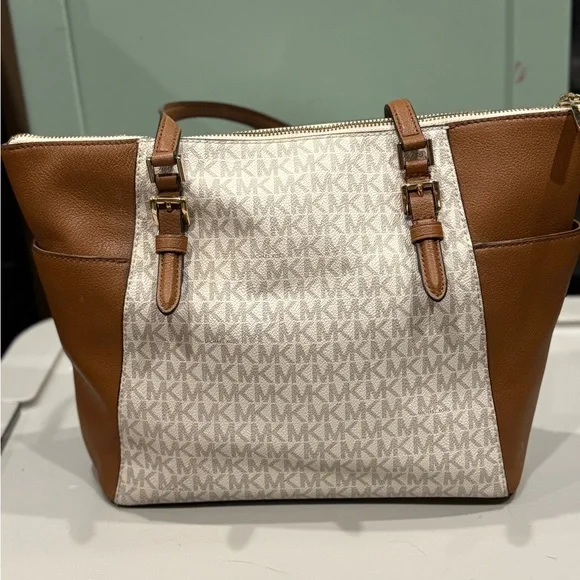 Michael Kors Tan and Cream Tote Bag - Picture 2 of 5